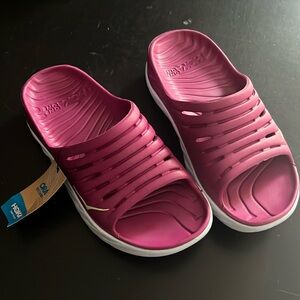 NWT HOKA pink slip ons sz 9
